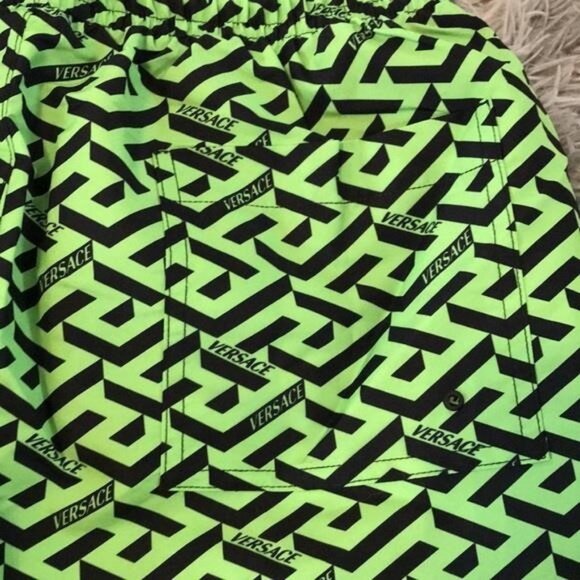 New Authentic Versace Green/Black Logo Print Swim Shorts Size 3 - Picture 10 of 11